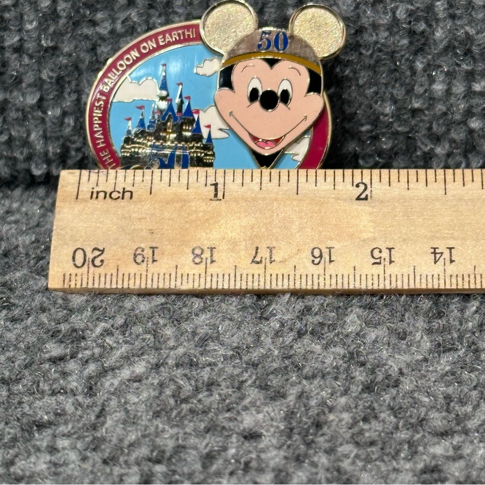 Official Disneyland 50 Trading Pin The Happiest Balloon on Earth 3D - Picture 4 of 5